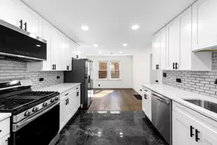 8826 S Jeffery Blvd, Chicago, IL 60617 - Photo 11
