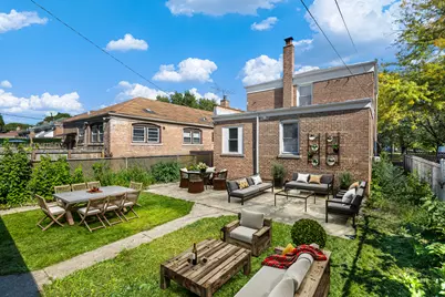 8826 S Jeffery Boulevard, Chicago, IL 60617 - Photo 33