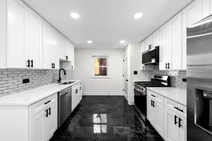 8826 S Jeffery Blvd, Chicago, IL 60617 - Photo 13