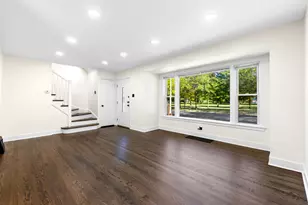 8826 S Jeffery Blvd, Chicago, IL 60617 - Photo 5