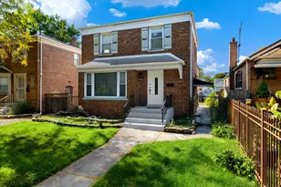 8826 S Jeffery Blvd, Chicago, IL 60617 - Photo 1