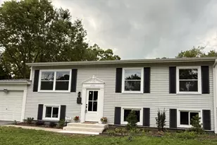 36581 N Grandwood Dr, Gurnee, IL 60031 - Photo 1