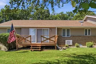 801 Quail Ridge Dr, Freeport, IL 61032 - Photo 3