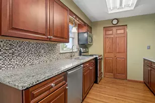 185 N Lynn Ct, Kankakee, IL 60901 - Photo 9