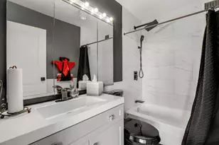 5201 S Cornell Ave, Chicago, IL 60615 - Photo 17