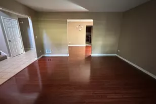 331 Berkeley Dr, Bolingbrook, IL 60440 - Photo 5