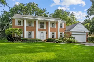 890 Dryden Ln, Highland Park, IL 60035 - Photo 1