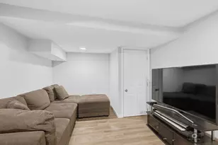 619 E Bauer Rd, Naperville, IL 60563 - Photo 19