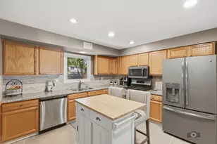 619 E Bauer Rd, Naperville, IL 60563 - Photo 9