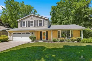 619 E Bauer Rd, Naperville, IL 60563 - Photo 1