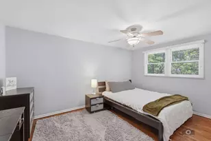 619 E Bauer Rd, Naperville, IL 60563 - Photo 17