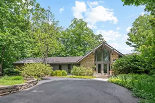 677 Driftwood Ln, Northbrook, IL 60062 - Photo 1