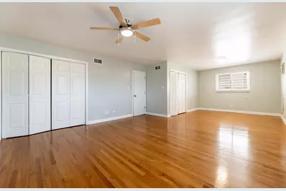 13029 S Baltimore Avenue, Chicago, IL 60633 - Photo 9