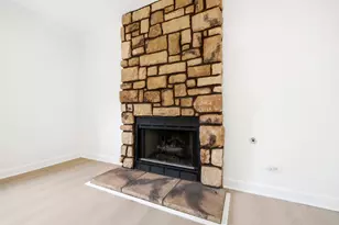1320 Burns Dr, Elgin, IL 60120 - Photo 17