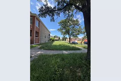 8200 S Marquette Avenue, Chicago, IL 60617 - Photo 1