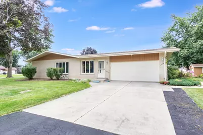 642 Country Lane, Beecher, IL 60401 - Photo 3