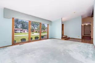 642 Country Ln, Beecher, IL 60401 - Photo 9