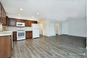 1410 Thomas Dr, Woodstock, IL 60098 - Photo 7