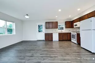 1410 Thomas Dr, Woodstock, IL 60098 - Photo 5