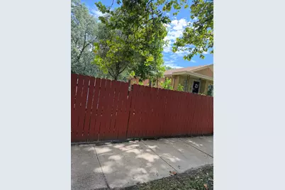 8235 S Marquette Avenue, Chicago, IL 60617 - Photo 1