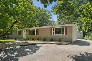 462 Old Hickory Rd, New Lenox, IL 60451 - Photo 1