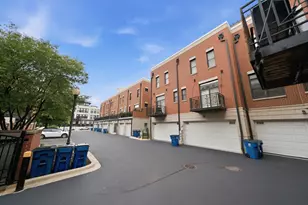 935 W College Pkwy, Chicago, IL 60608 - Photo 37
