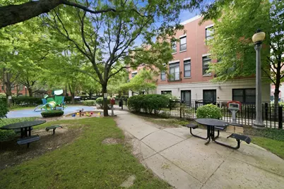 935 W College Parkway, Chicago, IL 60608 - Photo 31