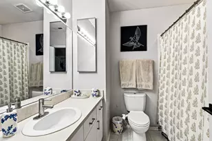 375 W Erie St, Chicago, IL 60654 - Photo 15