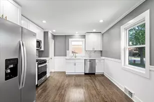 438 W 126th Pl, Chicago, IL 60628 - Photo 9