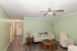 315 W 3rd St, Streator, IL 61364 - Photo 5
