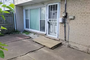 1300 E 87th St, Chicago, IL 60619 - Photo 5