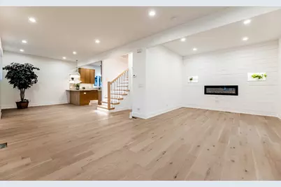 5721 S Newcastle Avenue, Chicago, IL 60638 - Photo 3