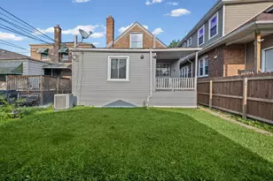 8340 S Yates Blvd, Chicago, IL 60617 - Photo 25