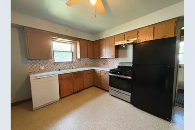 1423 Pulaski Street, Peru, IL 61354 - Photo 9