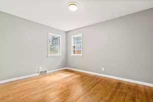 6319 Park Ridge Rd, Loves Park, IL 61111 - Photo 9