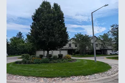332 Essex Court #4, Wood Dale, IL 60191 - Photo 3