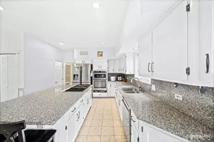 1058 Courtland Pl, Aurora, IL 60502 - Photo 13