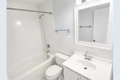 161 N Waters Edge Drive #301, Glendale Heights, IL 60139 - Photo 5