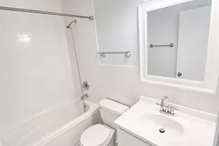 161 N Waters Edge Dr, Glendale Heights, IL 60139 - Photo 5