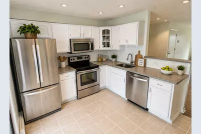 161 N Waters Edge Drive #301, Glendale Heights, IL 60139 - Photo 15
