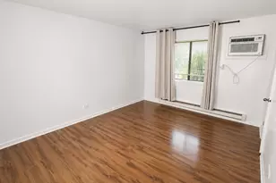161 N Waters Edge Dr, Glendale Heights, IL 60139 - Photo 9