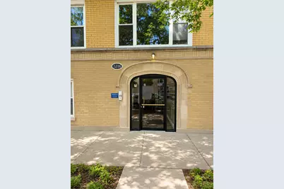 3206 W Berwyn Avenue #G, Chicago, IL 60625 - Photo 1