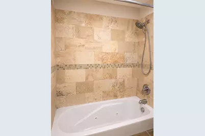 3206 W Berwyn Avenue #G, Chicago, IL 60625 - Photo 9
