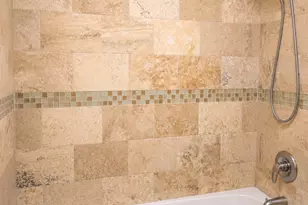 3206 W Berwyn Ave, Chicago, IL 60625 - Photo 9