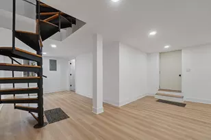 2042 W Coulter St, Chicago, IL 60608 - Photo 19
