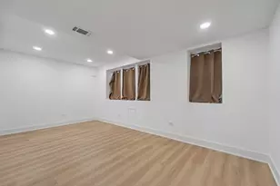 2042 W Coulter St, Chicago, IL 60608 - Photo 17