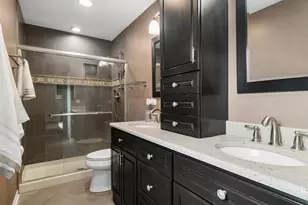 323 Camden Pl, Vernon Hills, IL 60061 - Photo 19