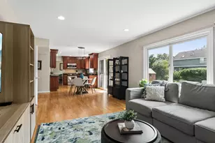 323 Camden Pl, Vernon Hills, IL 60061 - Photo 15