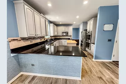 784 Bethel Avenue, Bolingbrook, IL 60490 - Photo 9