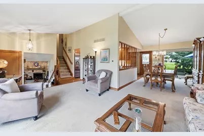 22W375 Walnut Avenue, Medinah, IL 60157 - Photo 7
